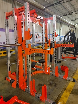 Stalen, op maat gemaakte, multifunctioneel Smith-machine-sportschoolapparatuur voor binnen met gewichtstapel