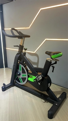 18 kg Flywheel Gym apparatuur voor commerciële cardio training en lichaamsversterking
