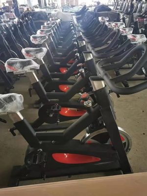 18 kg Flywheel Gym apparatuur voor commerciële cardio training en lichaamsversterking