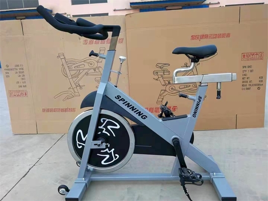 1250*520*1350mm Commerciële Cardio Training Spinning Bikes met verstelbare hoogte