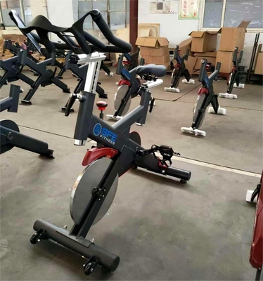 Commerciële sportschoolapparatuur Staal bodybuilding oefenfiets voor indoor cardio training