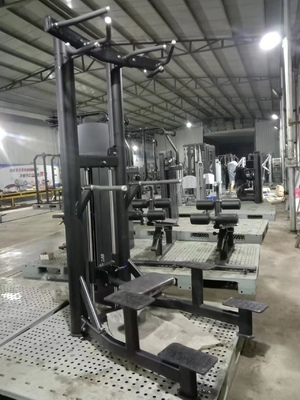 Pull-up bar en dip machine voor triceps Deltoïden training met behulp van fitness sport functio