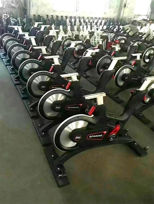 Flywheel Gewicht 13/15KG Indoor Spinning Bike voor commerciële fitness en cardio training