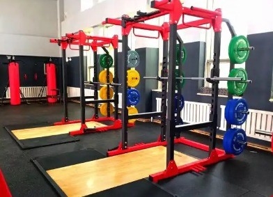 Home/Commerciële multifunctionele sportschool voor squat rack en full body krachttraining