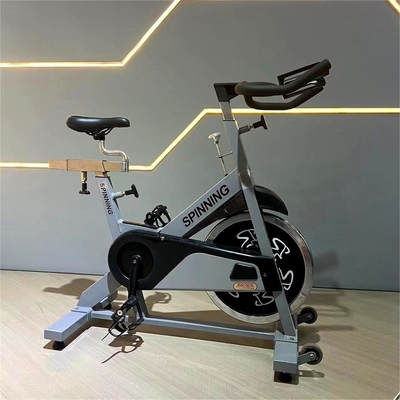 Aërobe oefening Indoor Spinning Bike met magnetische weerstand en bodybuilding functie