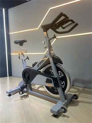 Aërobe oefening Indoor Spinning Bike met magnetische weerstand en bodybuilding functie