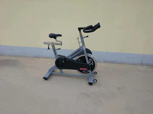 Staal Twee laag elektrostatisch poedercoating oppervlak Indoor Bike voor cardio-oefening