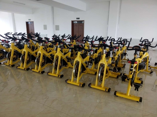 Staal Twee laag elektrostatisch poedercoating oppervlak Indoor Bike voor cardio-oefening