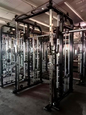 Multifunktioneel uitgebreid trainingsstation met Smith Machine en Squat Rack