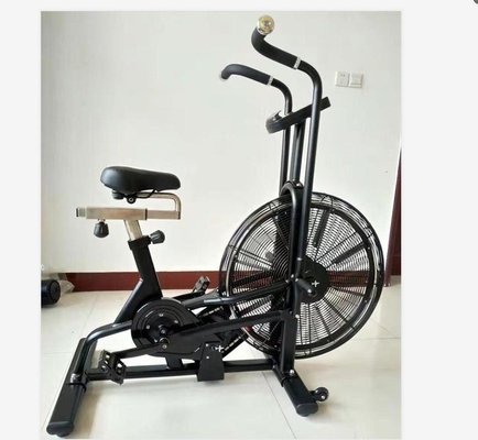 Intensieve cardio training met Befreeman Commercial Air Bike in Gary/rood/zwart/geel