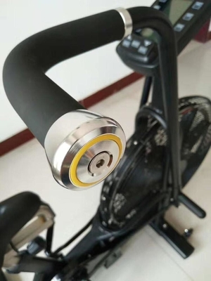 Intensieve cardio training met Befreeman Commercial Air Bike in Gary/rood/zwart/geel