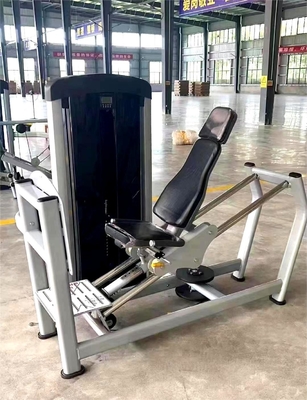 Vervaardiging van een machine voor het drukken van de benen met gewichten voor het selecteren van de speldbelasting