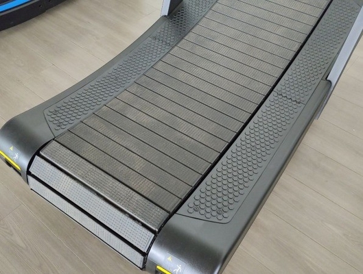 Buigvormige loopband voor cardio-oefeningen zelfopwekkend en max. gewicht 200 kg