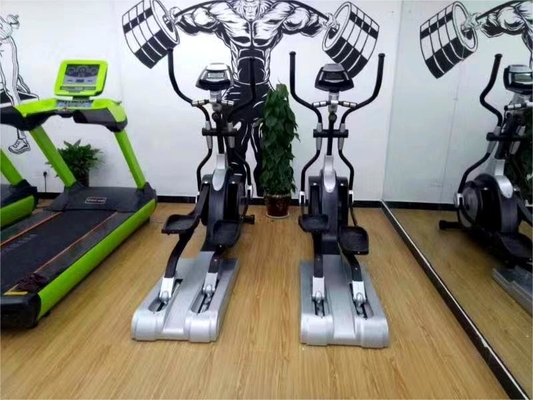 Geavanceerde fitnessapparatuur Ellipsmachine voor gymtraining 2100*640*1800