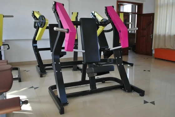 Plaatbeladen borstpers voor fitness oefening Lichaamsrugverlenging en schouder oefening