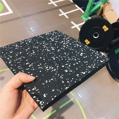 10-30 mm Dikte Gymvloer Rubber Mat Roll voor Fitness Playground en Gym Center