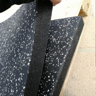 Gym rubber mat met dikte opties van 10mm/15mm/20mm/25mm/30mm en hoge duurzaamheid