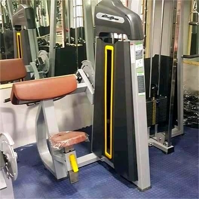 Professionele fitnessapparatuur zittende bicepmachine voor krachttraining