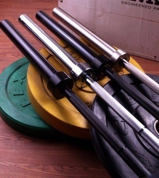 Universele krachttrainingstoerusting Barbell Bar met harde chroom zilveren afwerking
