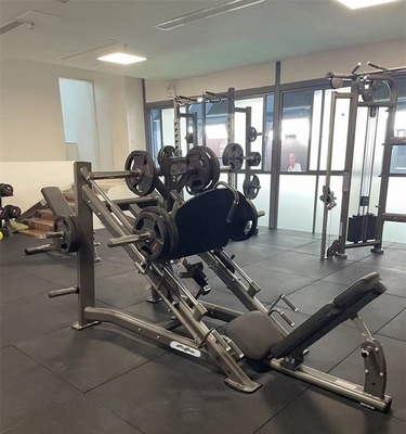 Multifunktioneel 45 graden beenpers voor commerciële fitnessfaciliteiten