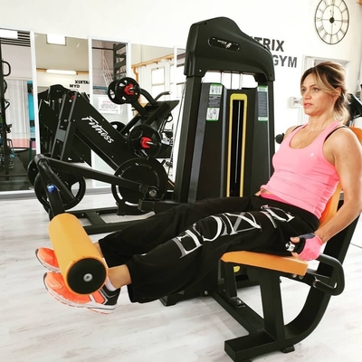 Multiplayer training Zittende beenverlenging Fitnessapparatuur voor schoolsportclub
