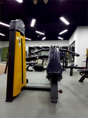 Krachttraining voor schouders en armen Pin Back Loaded Extension Incline Chest Press