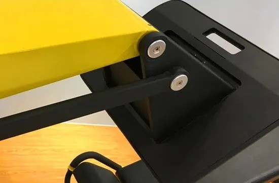 Gepersonaliseerd logo Commercieel gratis gewichten zittende hellende borstpress voor spieropbouw