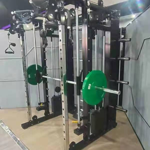 Voorafgaand aan de bouw van de stalen kabel crossover power cage voor multifunctionele gym training